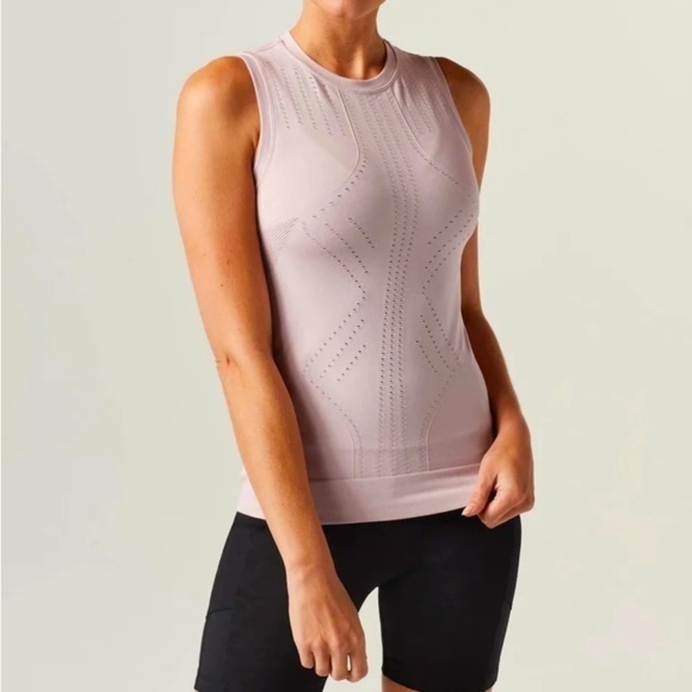Blanc Noir Infinity Sleeveless Top Size Large Lilac NWT